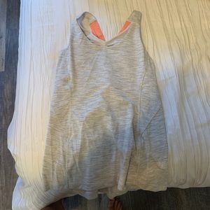 lulu top, size 8